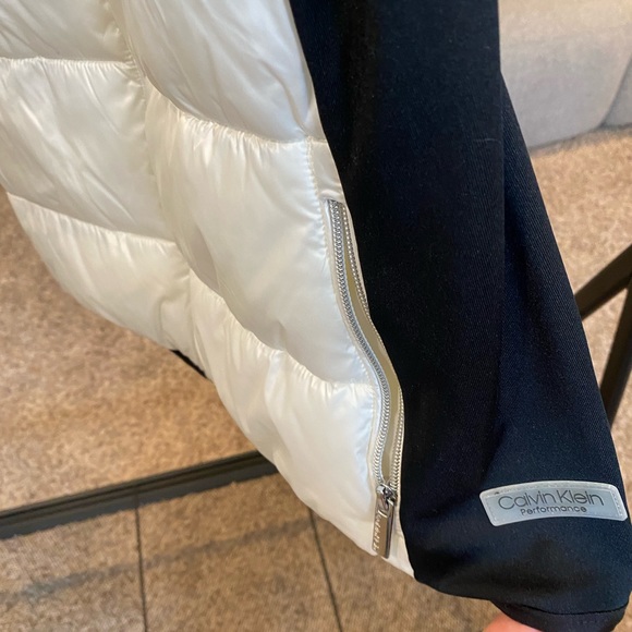 Calvin Klein White Vest - Picture 5 of 7